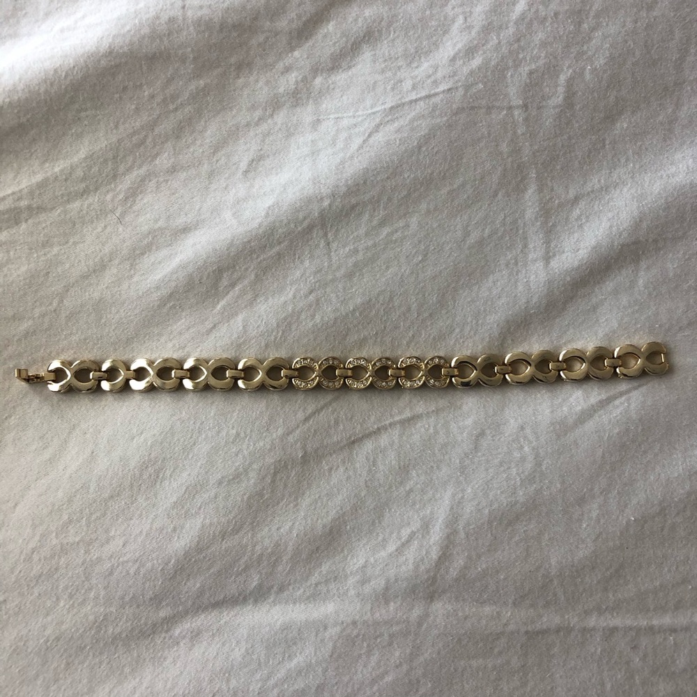 Gold Chain Linked Bracelet - Picture 4 of 8